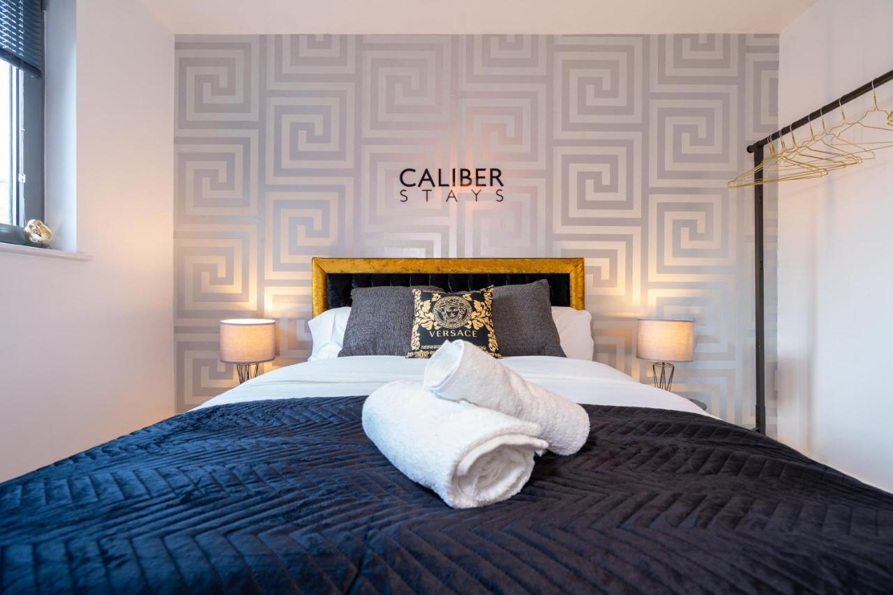 Caliber Stays Birmingham Bliss - Medusa Suite Apartments - Central 2-Bed Retreat - City Attractions, Sleeps 4, Free Netflix, Nearby Parking & Close Proximity - Bullring, Grand Central, The Cube - 5 Minutes Walk 외부 사진