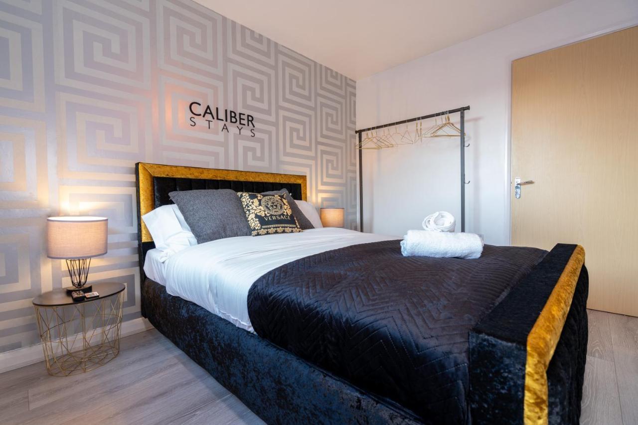 Caliber Stays Birmingham Bliss - Medusa Suite Apartments - Central 2-Bed Retreat - City Attractions, Sleeps 4, Free Netflix, Nearby Parking & Close Proximity - Bullring, Grand Central, The Cube - 5 Minutes Walk 외부 사진