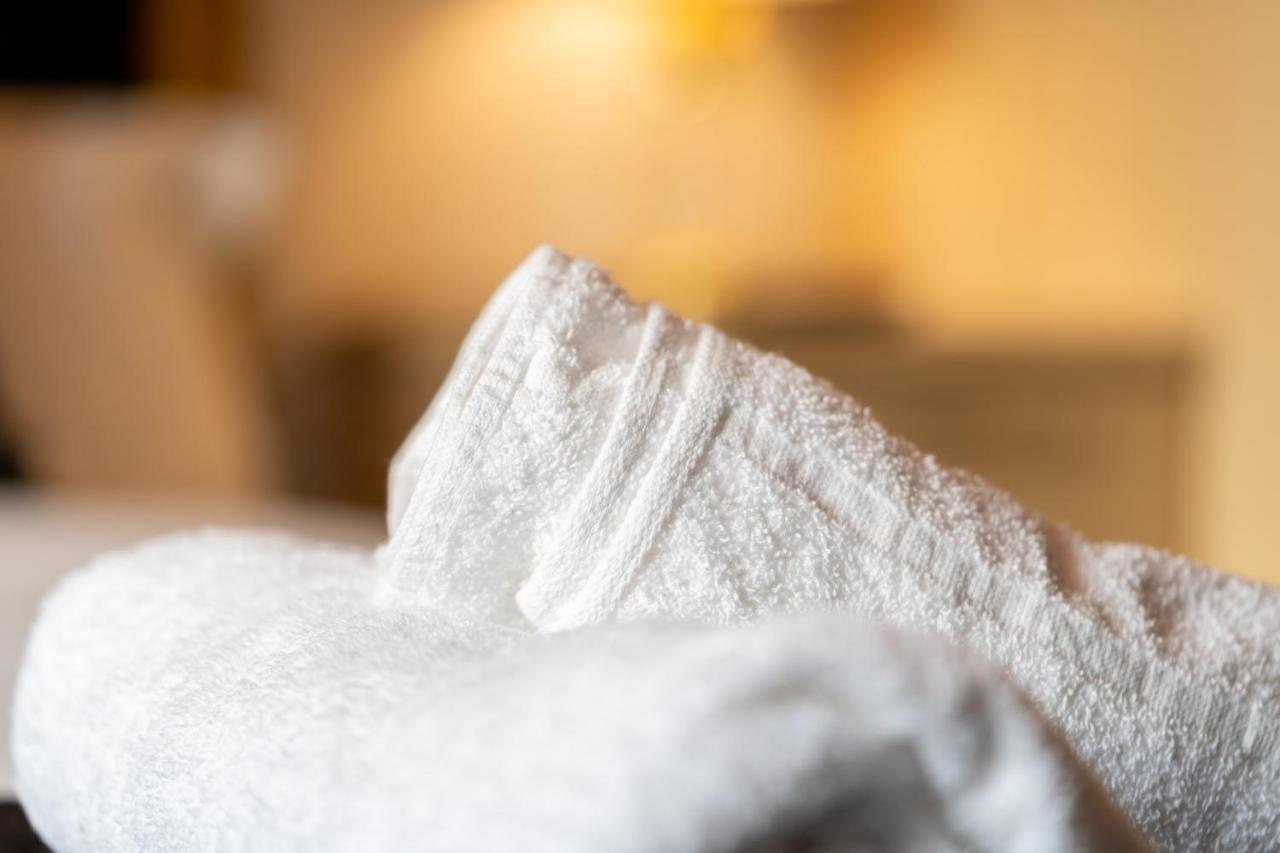 Caliber Stays Birmingham Bliss - Medusa Suite Apartments - Central 2-Bed Retreat - City Attractions, Sleeps 4, Free Netflix, Nearby Parking & Close Proximity - Bullring, Grand Central, The Cube - 5 Minutes Walk 외부 사진